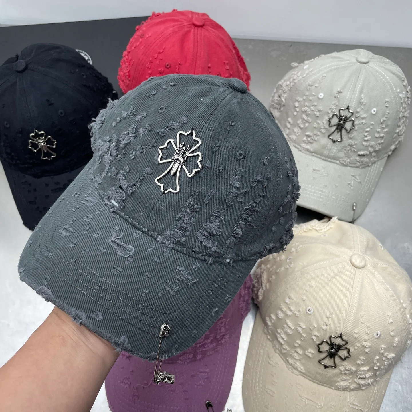 Private message for price inquiry! 🆕Crow's heart-washed ripped baseball cap